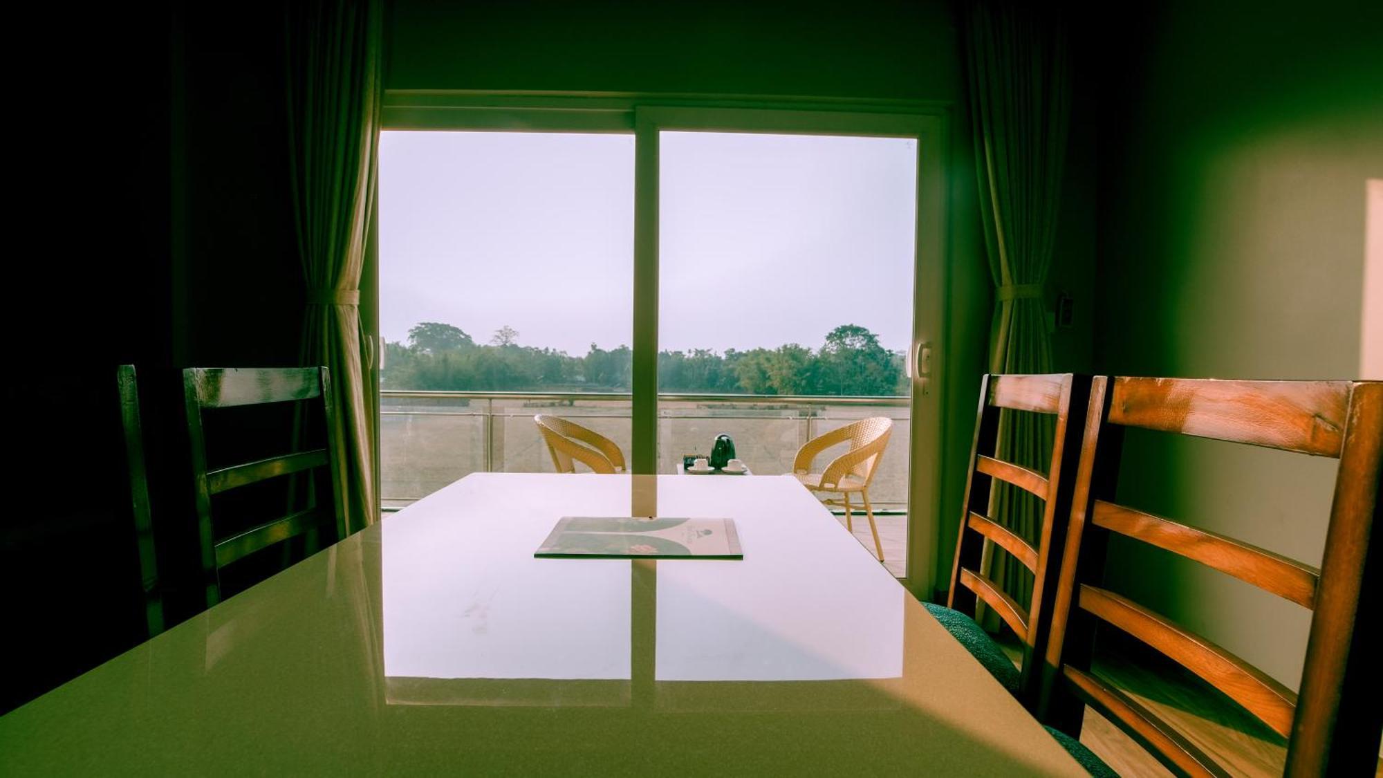 Finn'S Weaver Resort, Kāziranga Esterno foto
